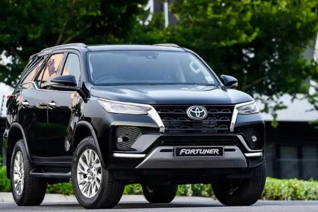 Toyota Fortuner diesel SUV for self drive rental